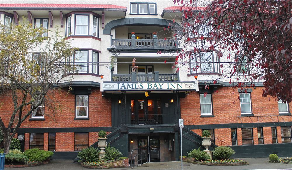 James Bay Inn Hotel Suites & Cottage image 1